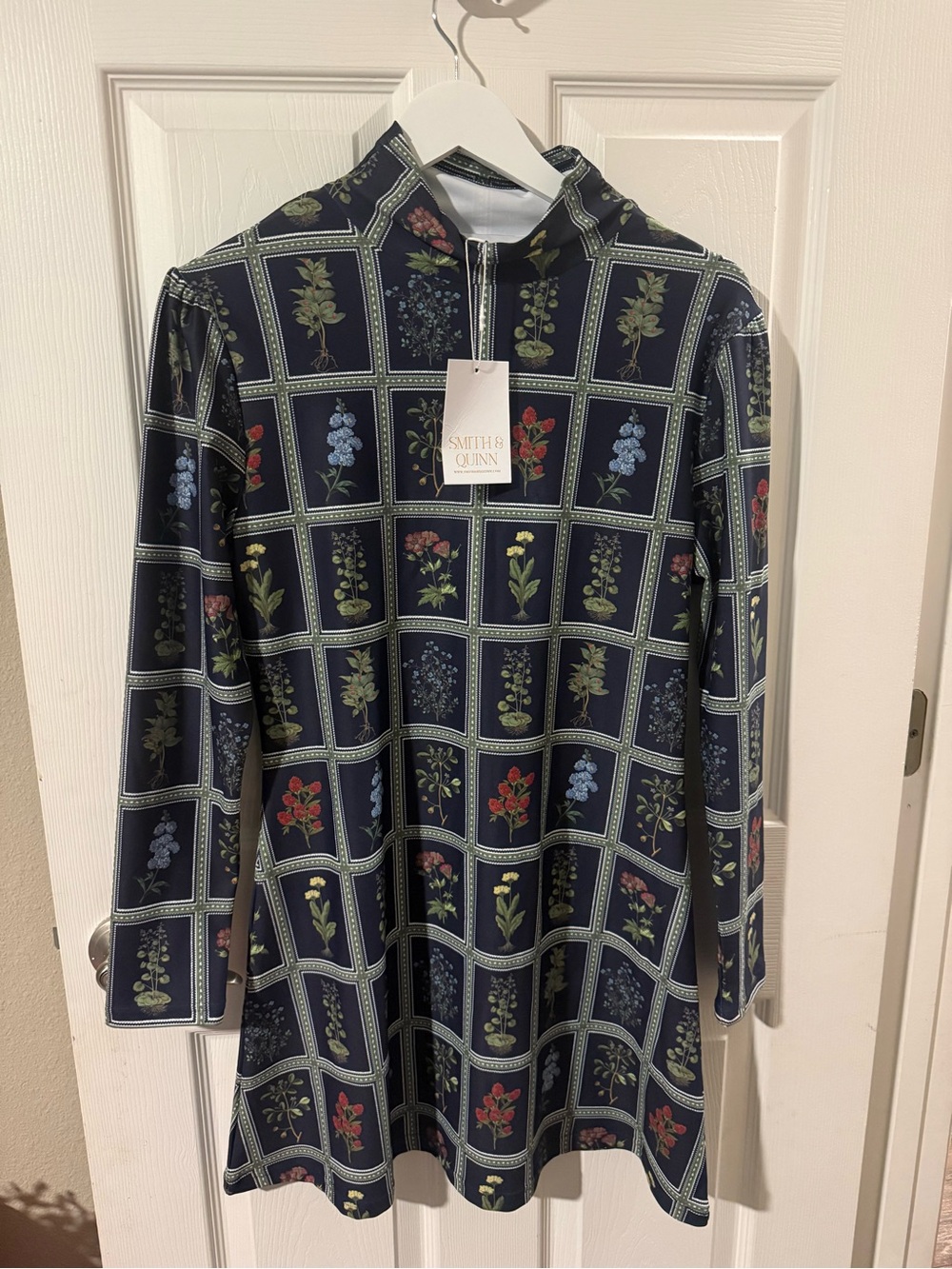 Brand New w/ Tags! Smith & Quinn Women’s The Dottie Dress! Navy Floral Medium!